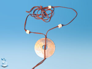 Kette Perlmuttring am Lederband