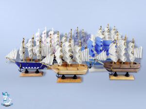 9-fach sortierte Modellschiffe